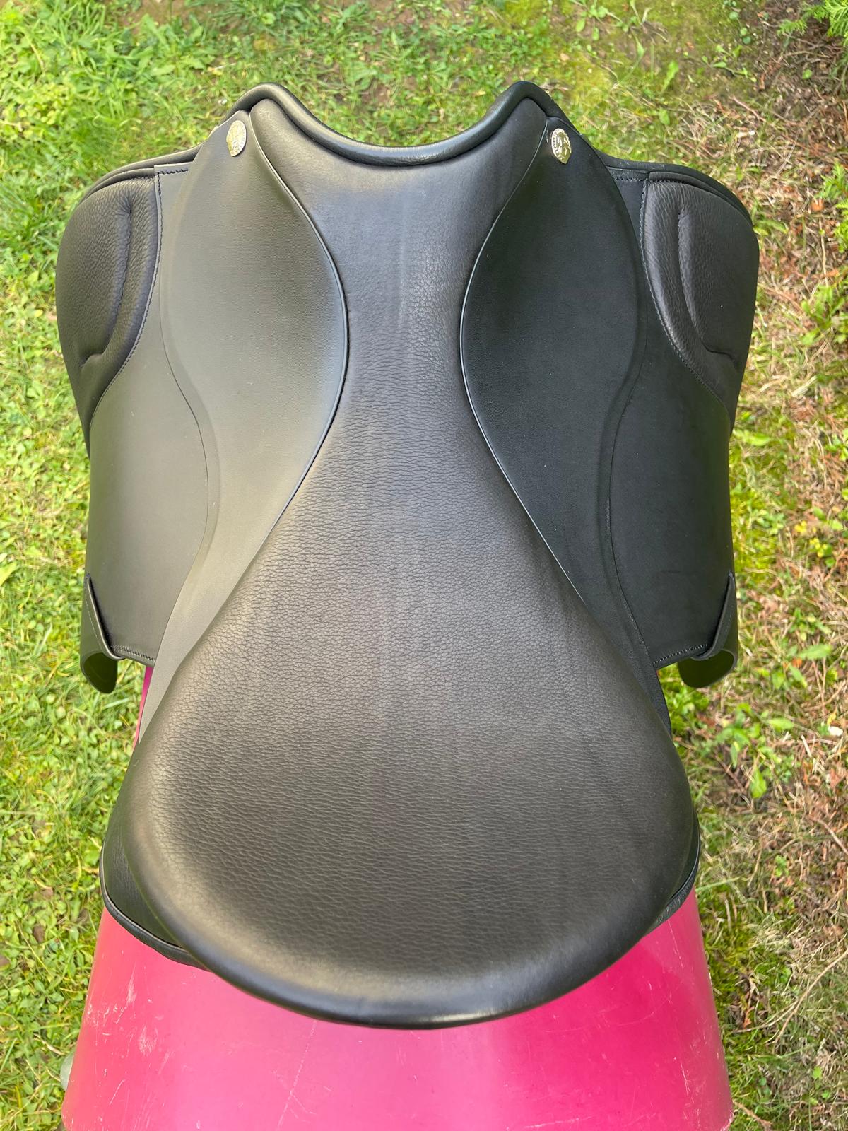 Sommer Opus Dressur  17,5" schwarz [NEU], Pferdesattel Shop