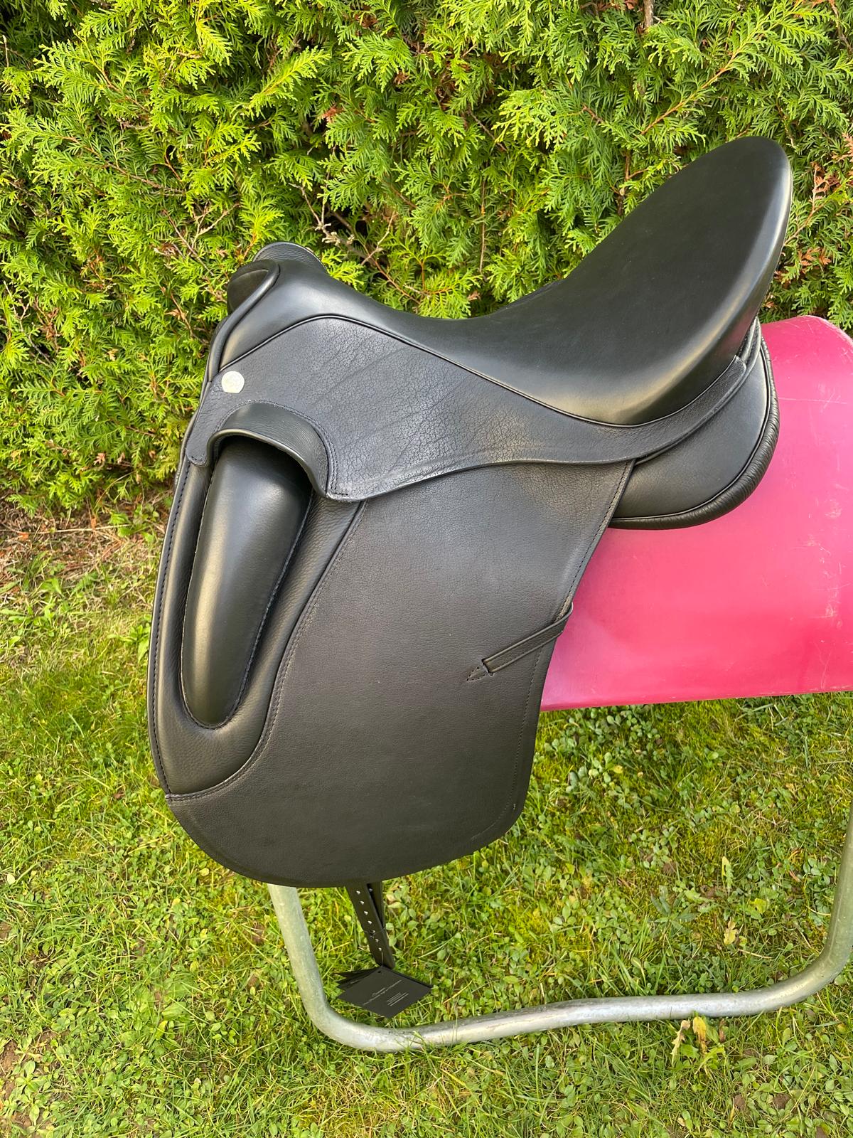 Sommer Novalis  "Galaxy 999"  18" schwarz [NEU], Pferdesattel Shop