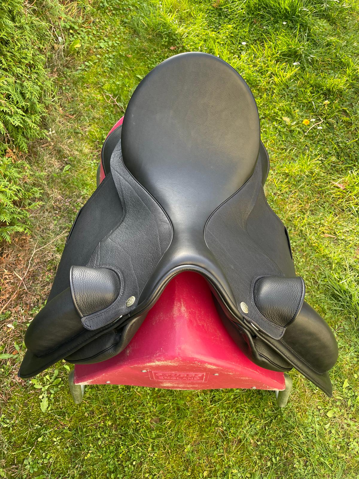 Sommer Novalis  "Galaxy 999"  18" schwarz [NEU], Pferdesattel Shop