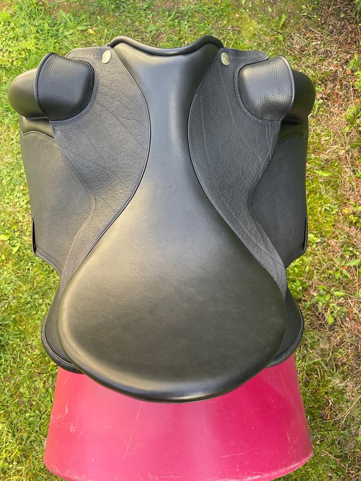 Sommer Novalis  "Galaxy 999"  18" schwarz [NEU], Pferdesattel Shop