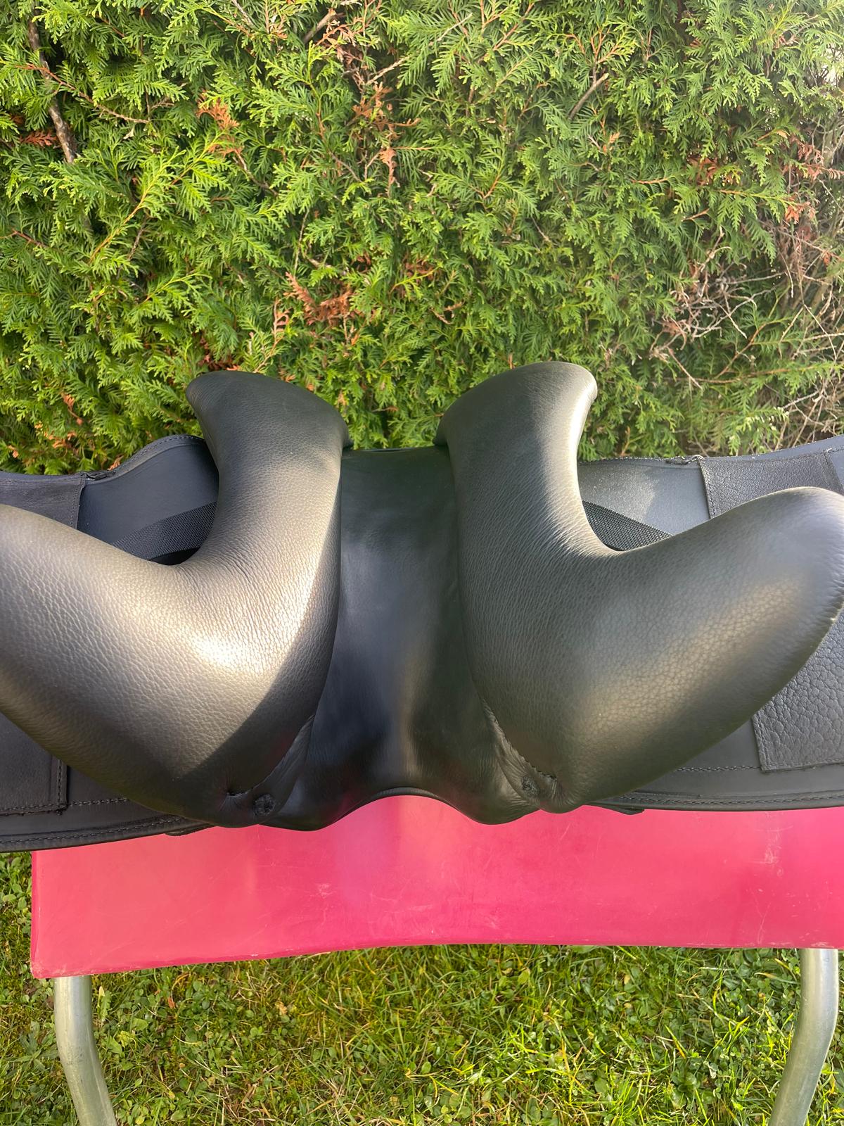 Sommer Novalis  "Galaxy 999"  18" schwarz [NEU], Pferdesattel Shop