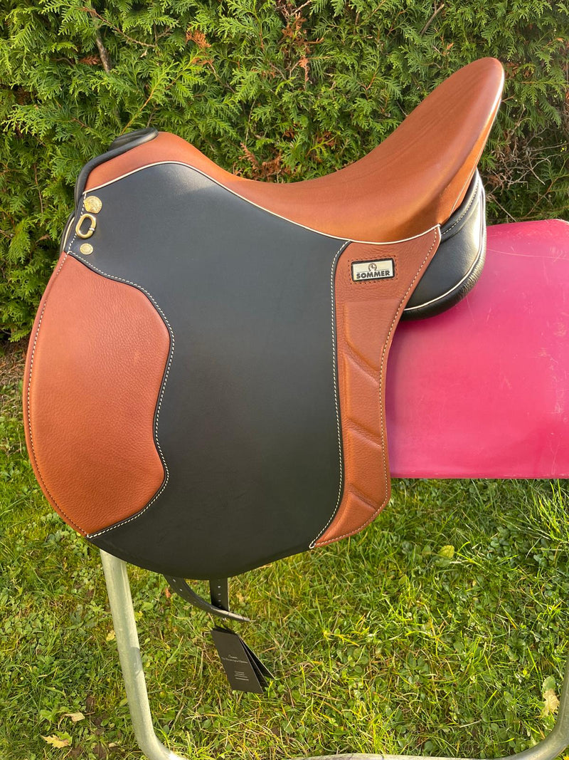 Sommer Espace Dressursattel 17,5" zweifarbig [NEU]