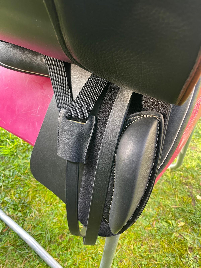 Sommer Espace Dressursattel 17,5" zweifarbig [NEU]