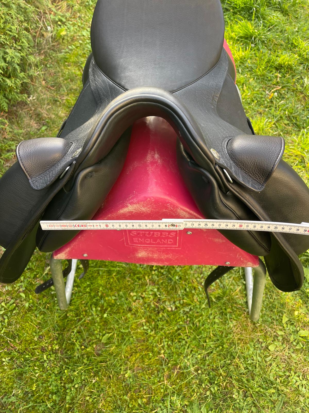 Sommer Novalis  "Galaxy 999"  17,5" schwarz [NEU], Pferdesattel Shop