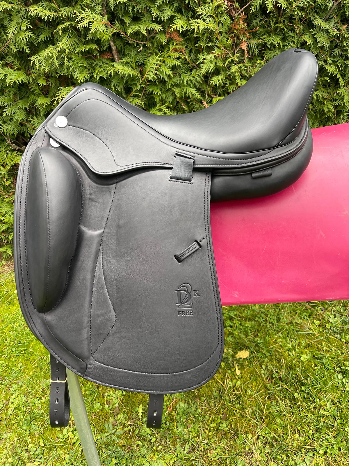 Prestige X-D2 K FREE 18" schwarz Dressursattel [NEU], Pferdesattel Shop