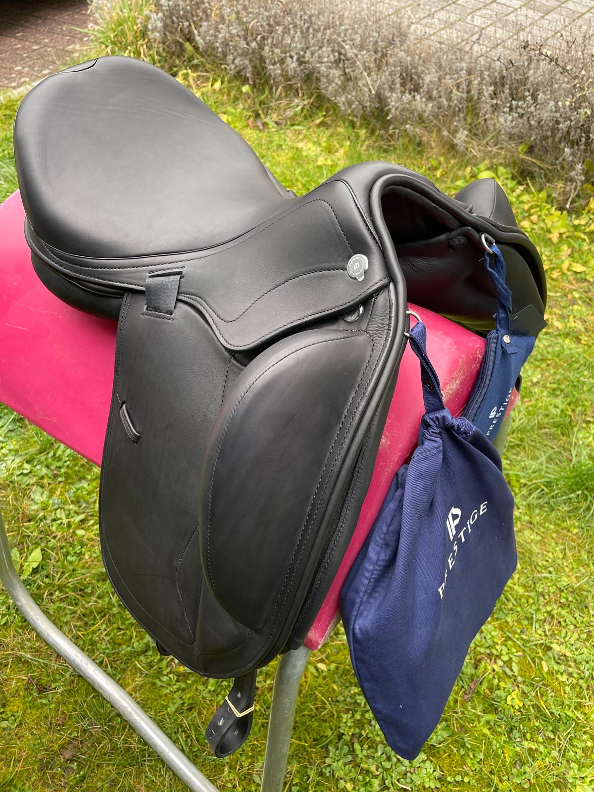 Prestige X-D2 K FREE 18" schwarz Dressursattel [NEU], Pferdesattel Shop