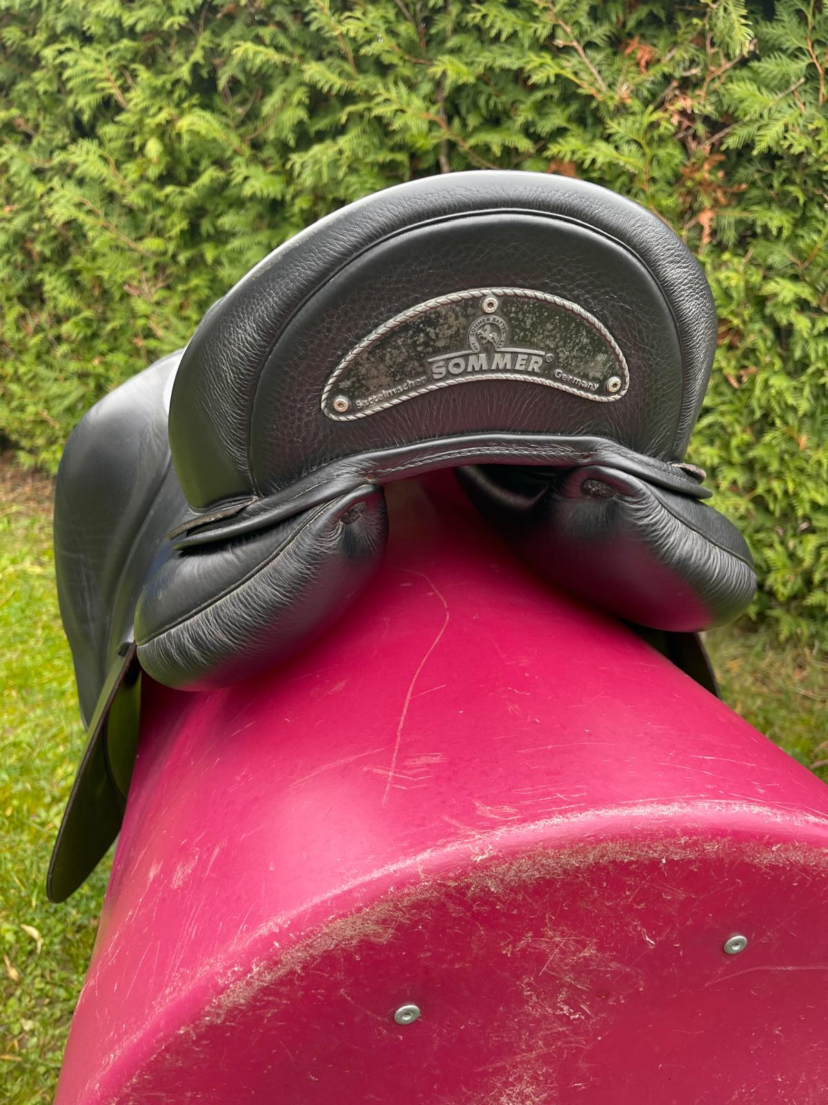 Sommer Diplomat WKE 17,5" schwarz Dressursattel, Pferdesattel Shop