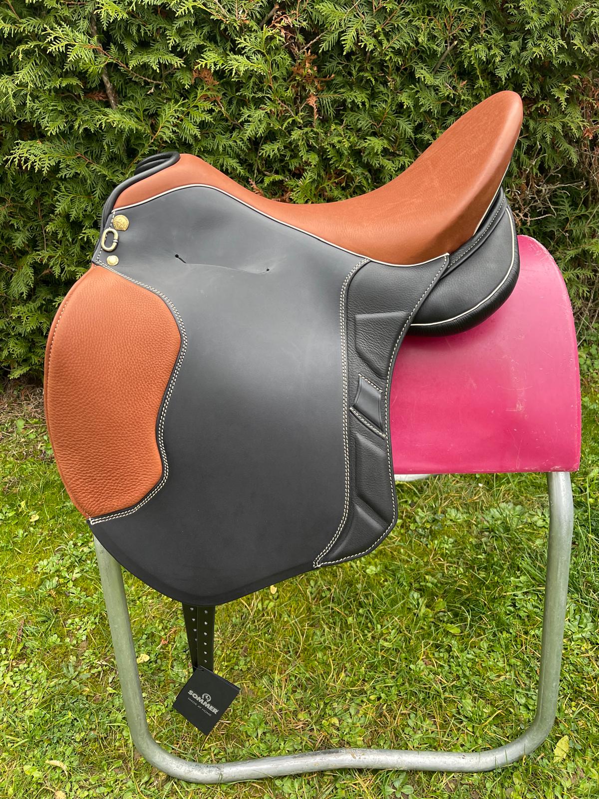 Sommer Espace Dressursattel 18" zweifarbig [NEU], Pferdesattel Shop