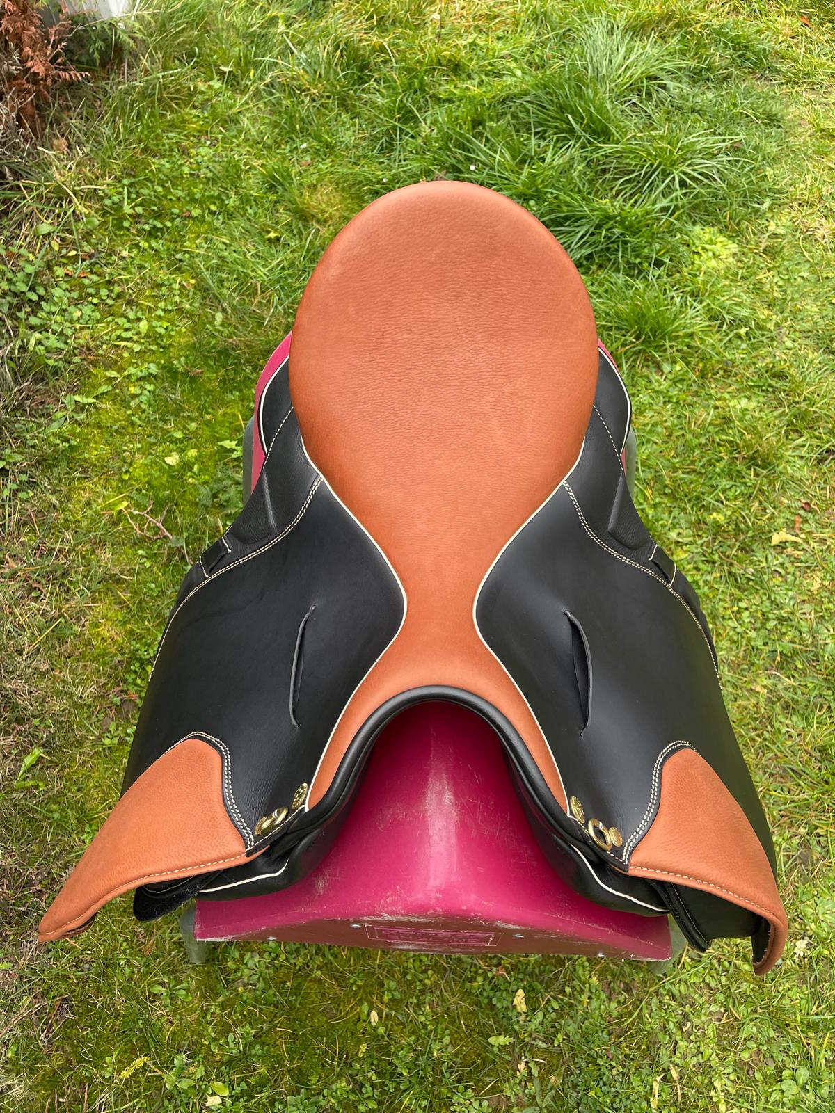 Sommer Espace Dressursattel 18" zweifarbig [NEU], Pferdesattel Shop