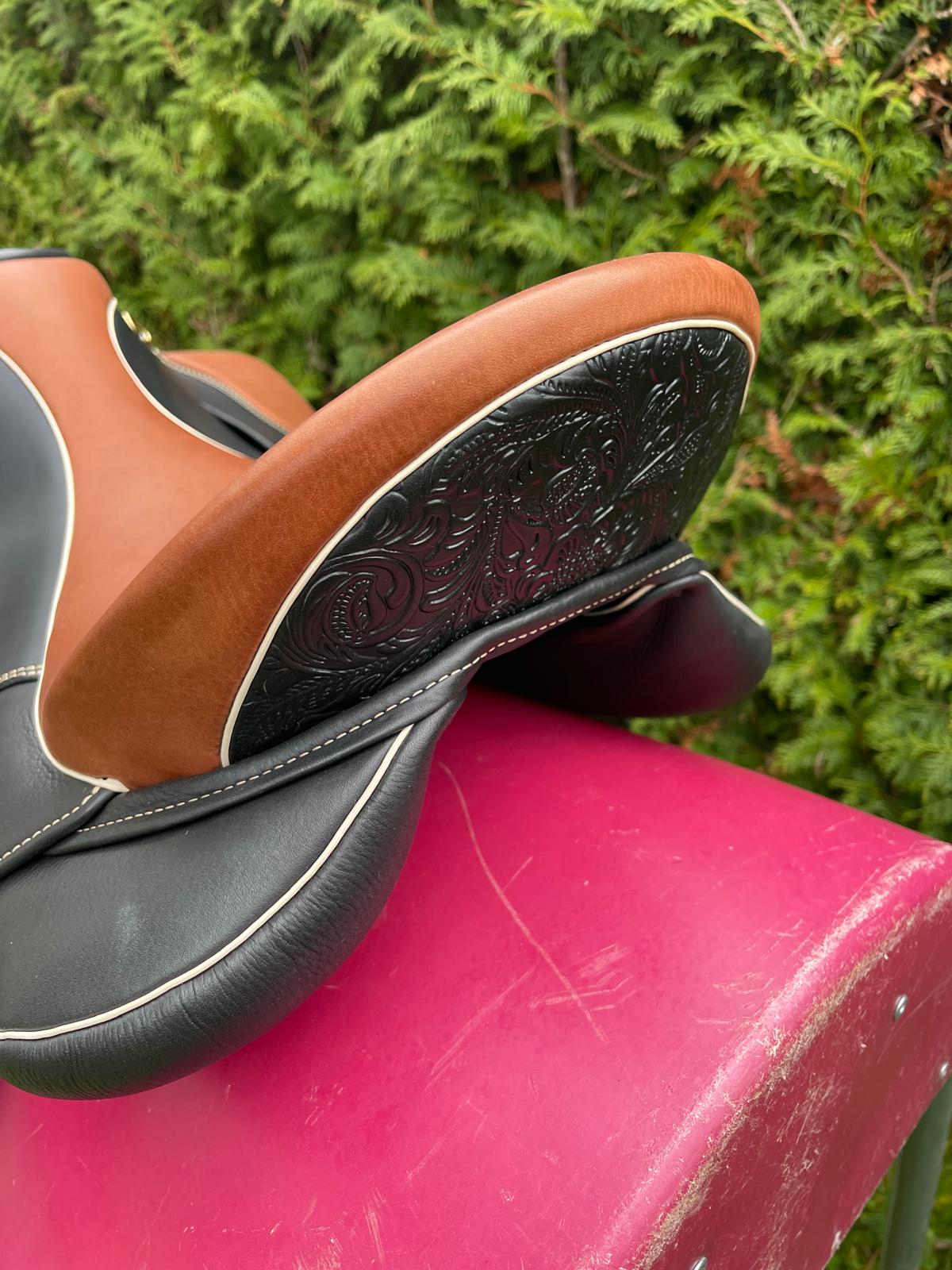 Sommer Espace Dressursattel 18" zweifarbig [NEU], Pferdesattel Shop