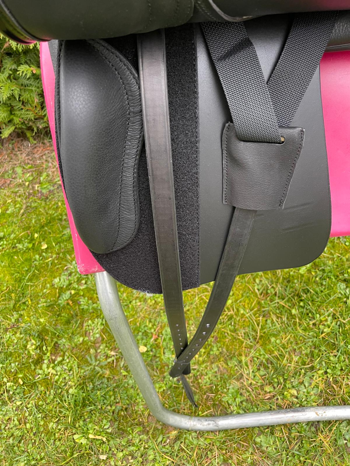 Sommer Somero Classic DS "Galaxy 999" 18" Schwarz Dressursattel [NEU], Pferdesattel Shop