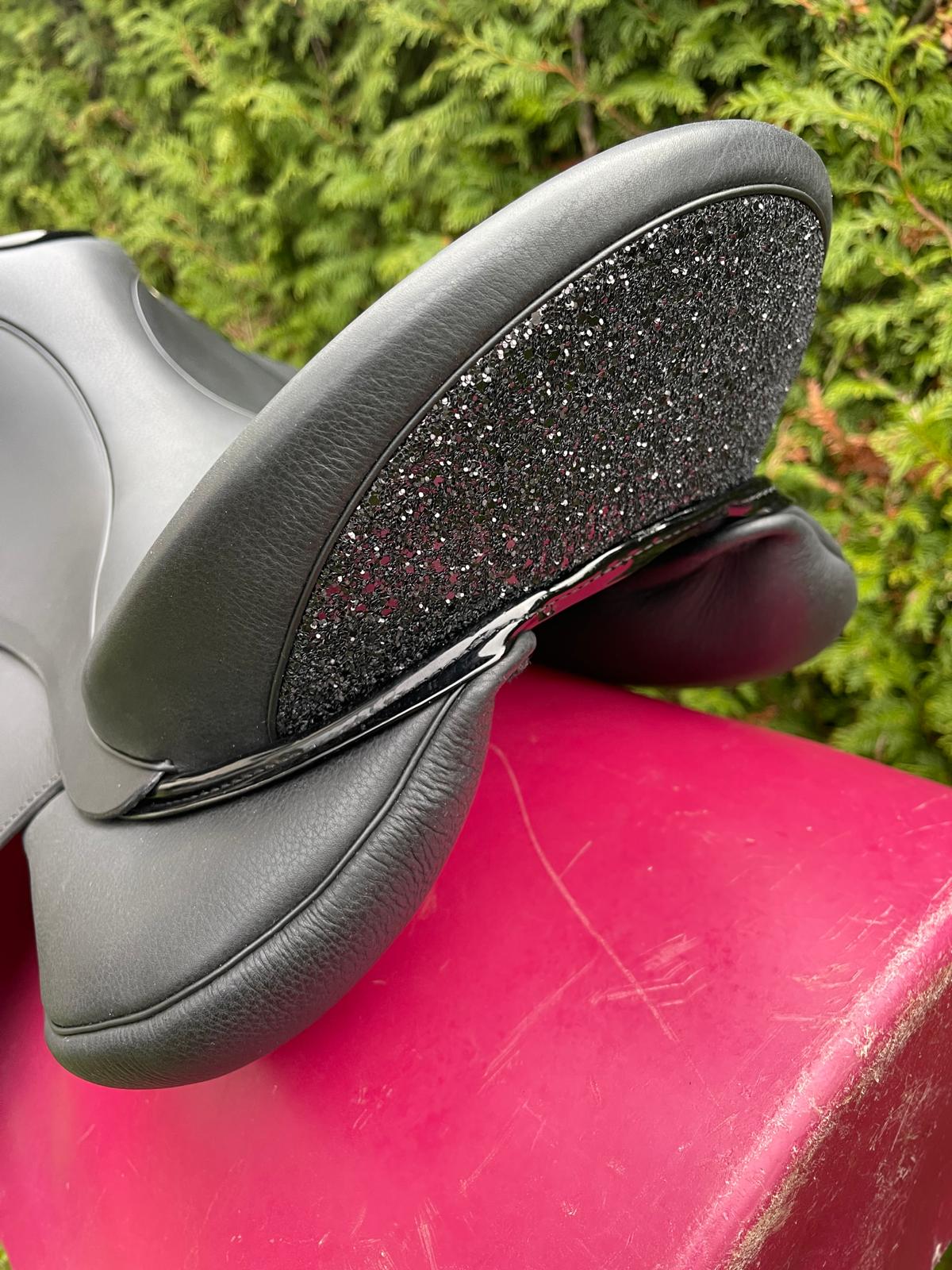 Sommer Somero Classic DS "Galaxy 999" 18" Schwarz Dressursattel [NEU], Pferdesattel Shop