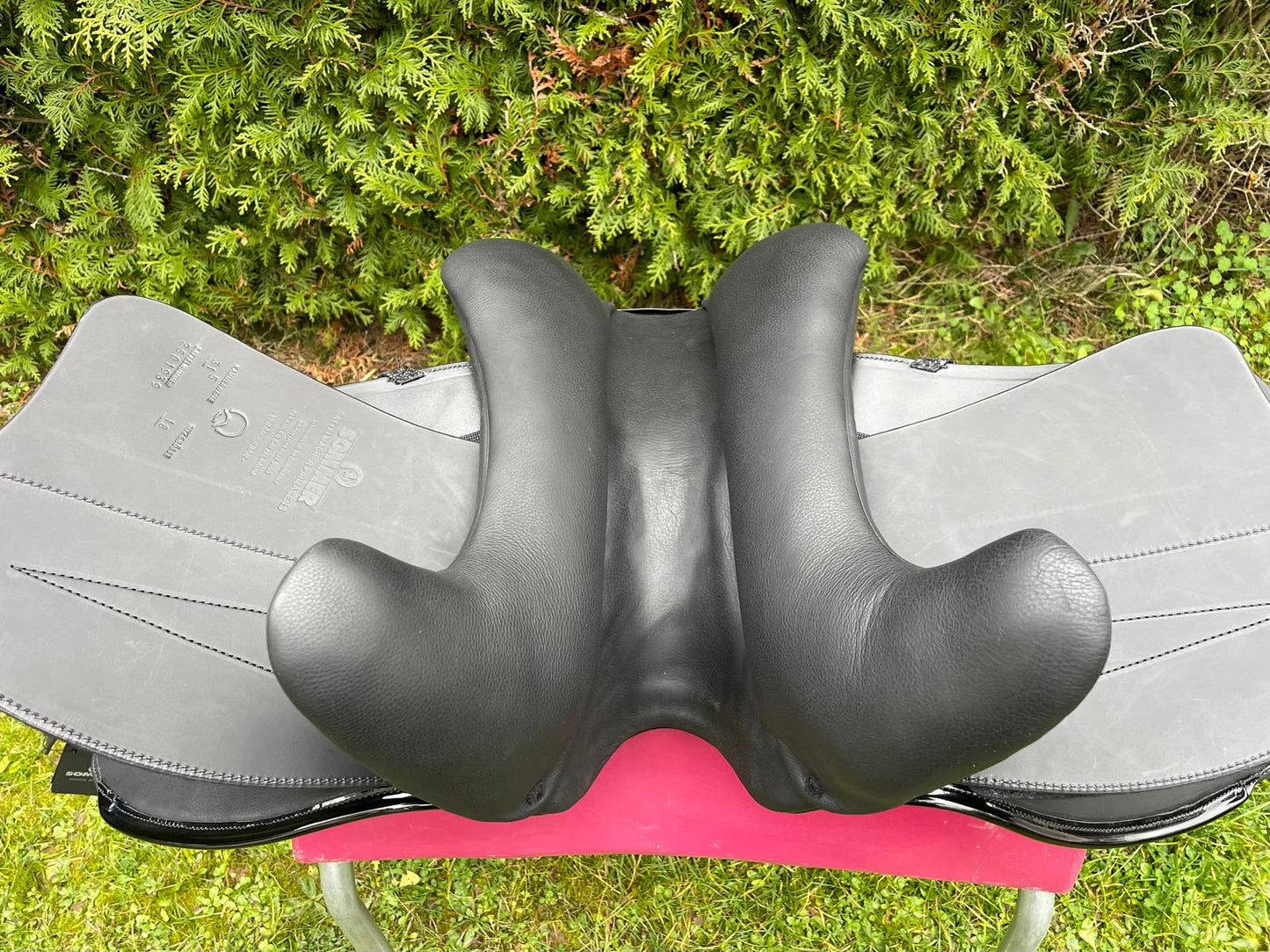 Sommer Somero Classic DS "Galaxy 999" 18" Schwarz Dressursattel [NEU], Pferdesattel Shop