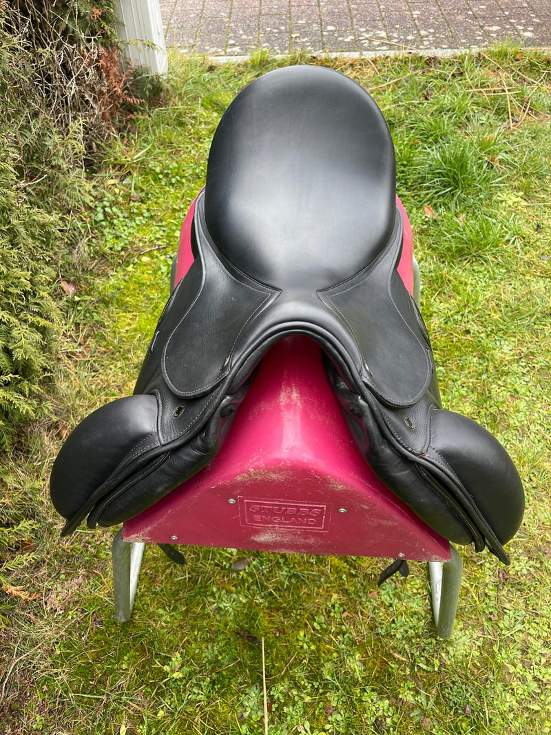 Equiline Contest Dressursattel 17" schwarz