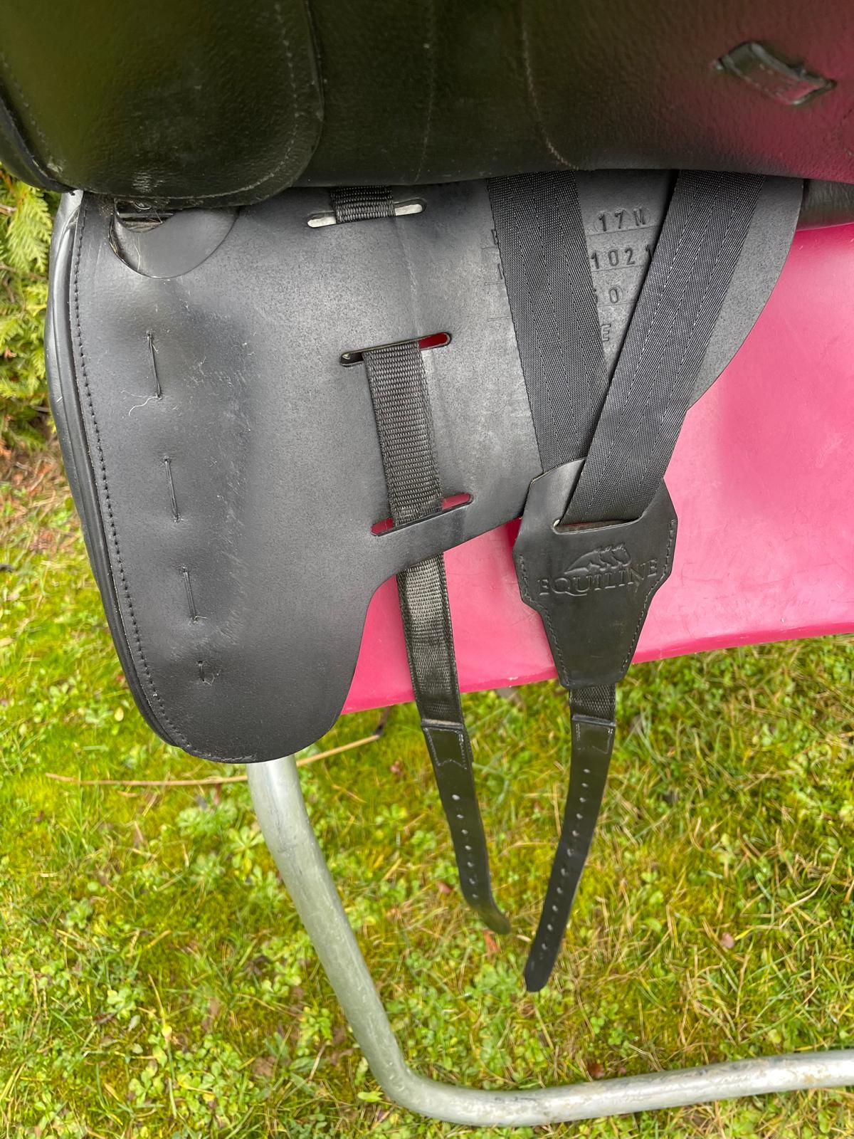 Equiline Contest Dressursattel 17" schwarz, Pferdesattel Shop