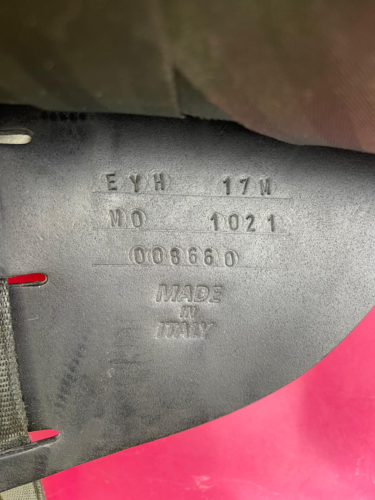 Equiline Contest Dressursattel 17" schwarz, Pferdesattel Shop