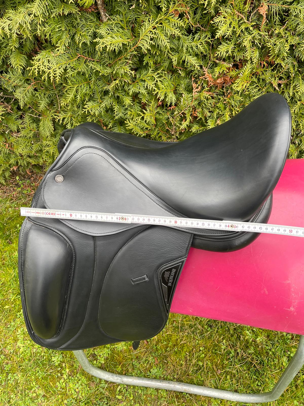 Equiline Contest Dressursattel 17" schwarz, Pferdesattel Shop