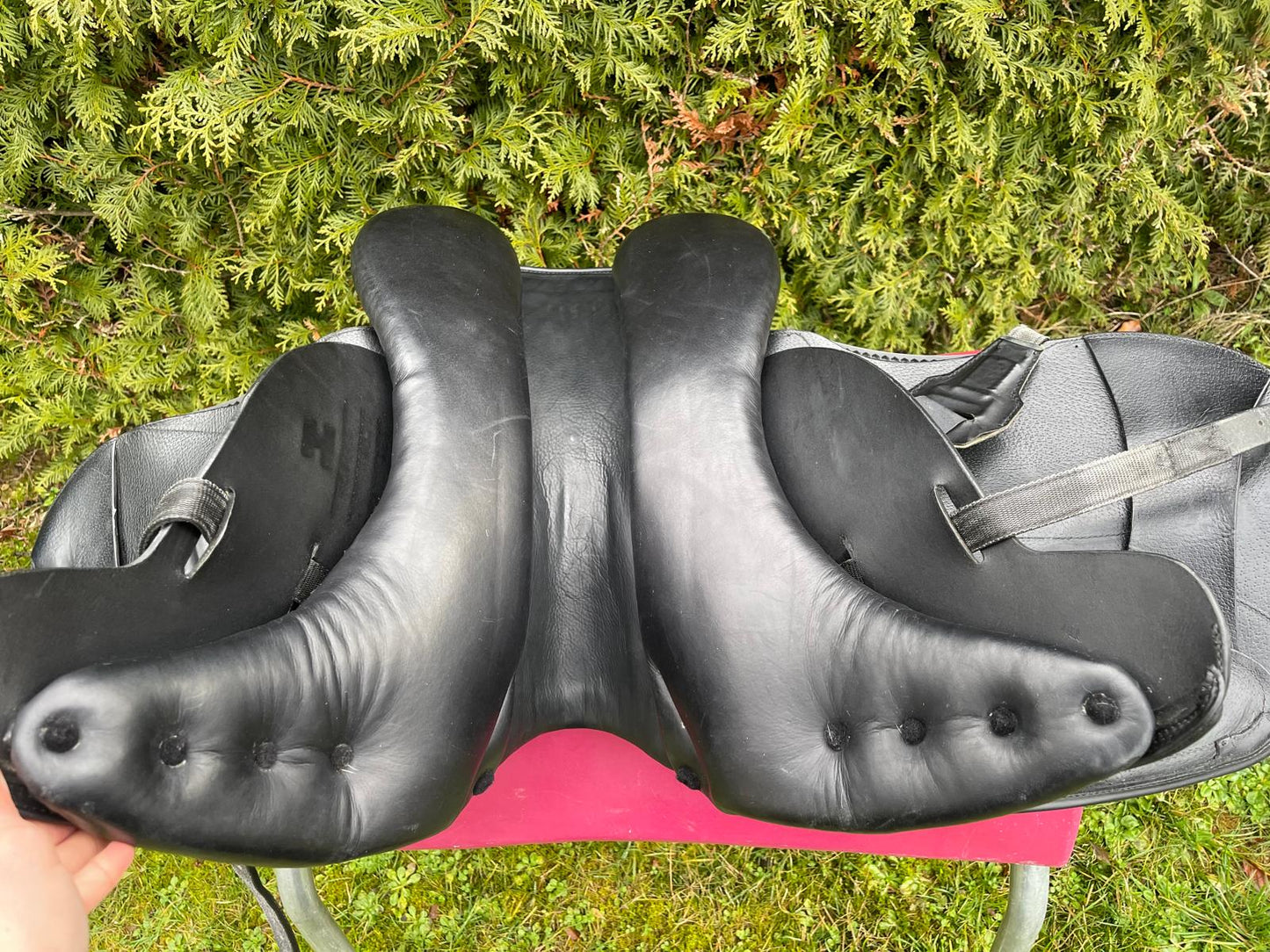 Equiline Contest Dressursattel 17" schwarz, Pferdesattel Shop