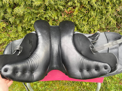 Equiline Contest Dressursattel 17" schwarz, Pferdesattel Shop