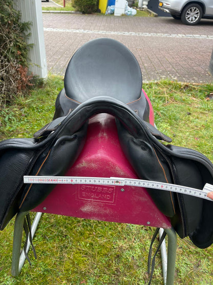 Sommer Diplomat DS  17,5" schwarz, Keder/Nähte Cognac Dressursattel, Pferdesattel Shop