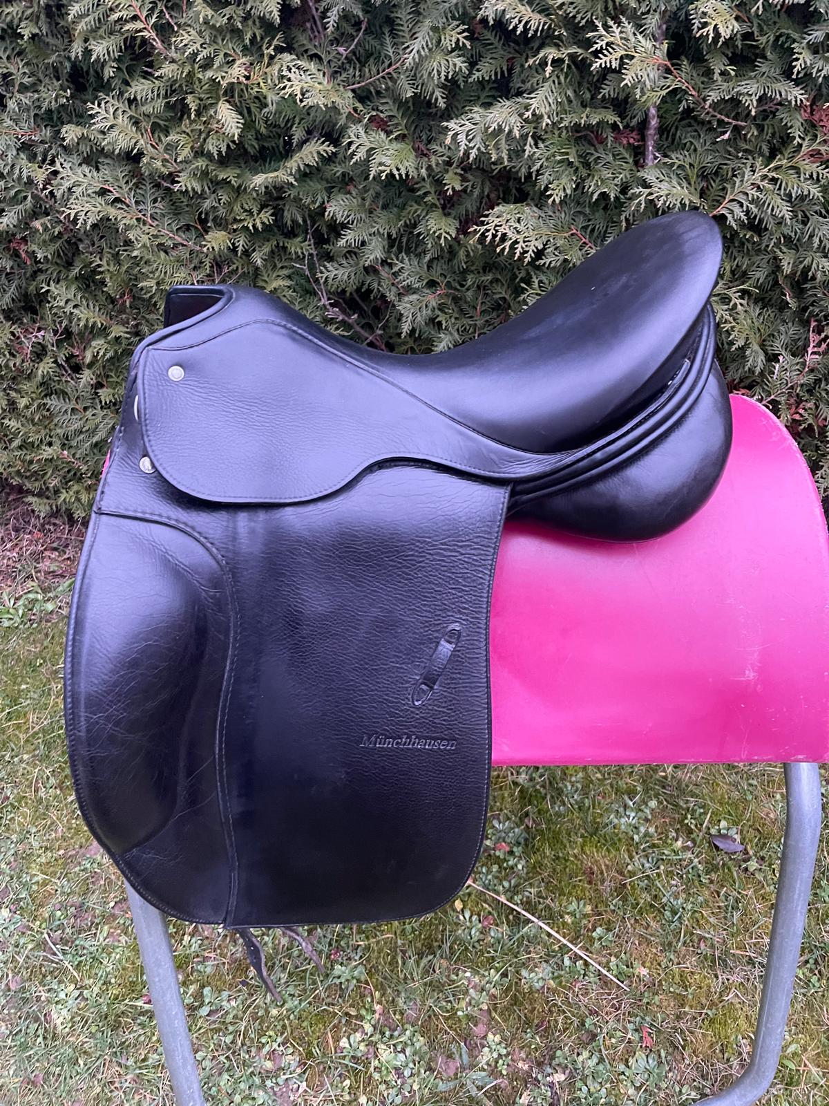Passier Caprilli Münchhausen 17,5" schwarz Dressursattel, Pferdesattel Shop
