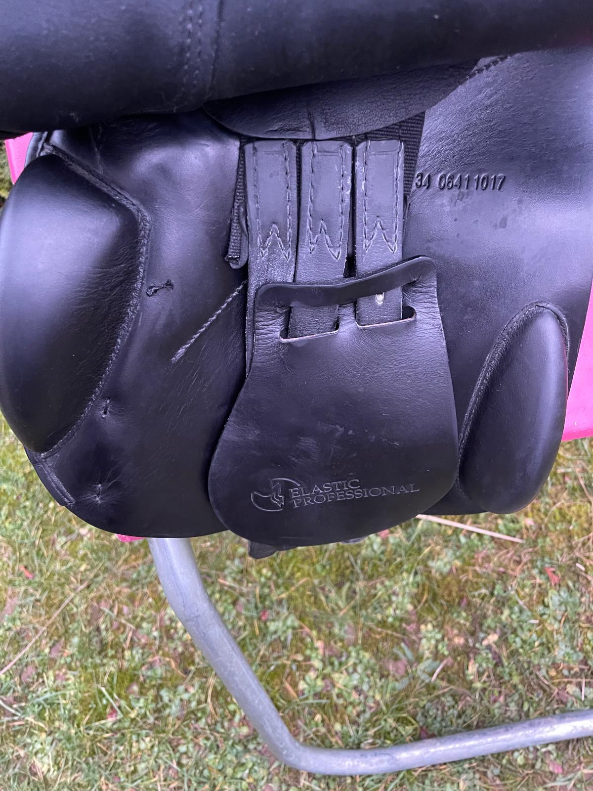 Prestige Elastic Professional Jump  17" schwarz KW 34 Springsattel, Pferdesattel Shop