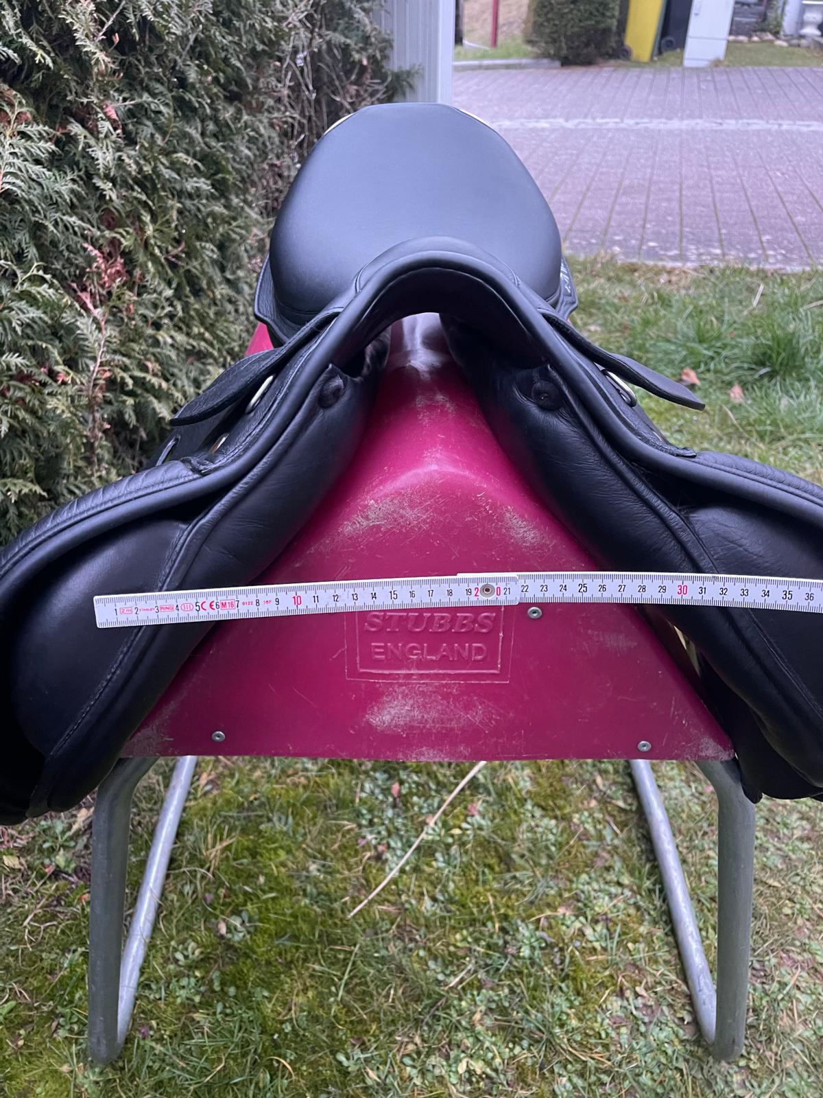 Prestige Elastic Professional Jump  17" schwarz KW 34 Springsattel, Pferdesattel Shop