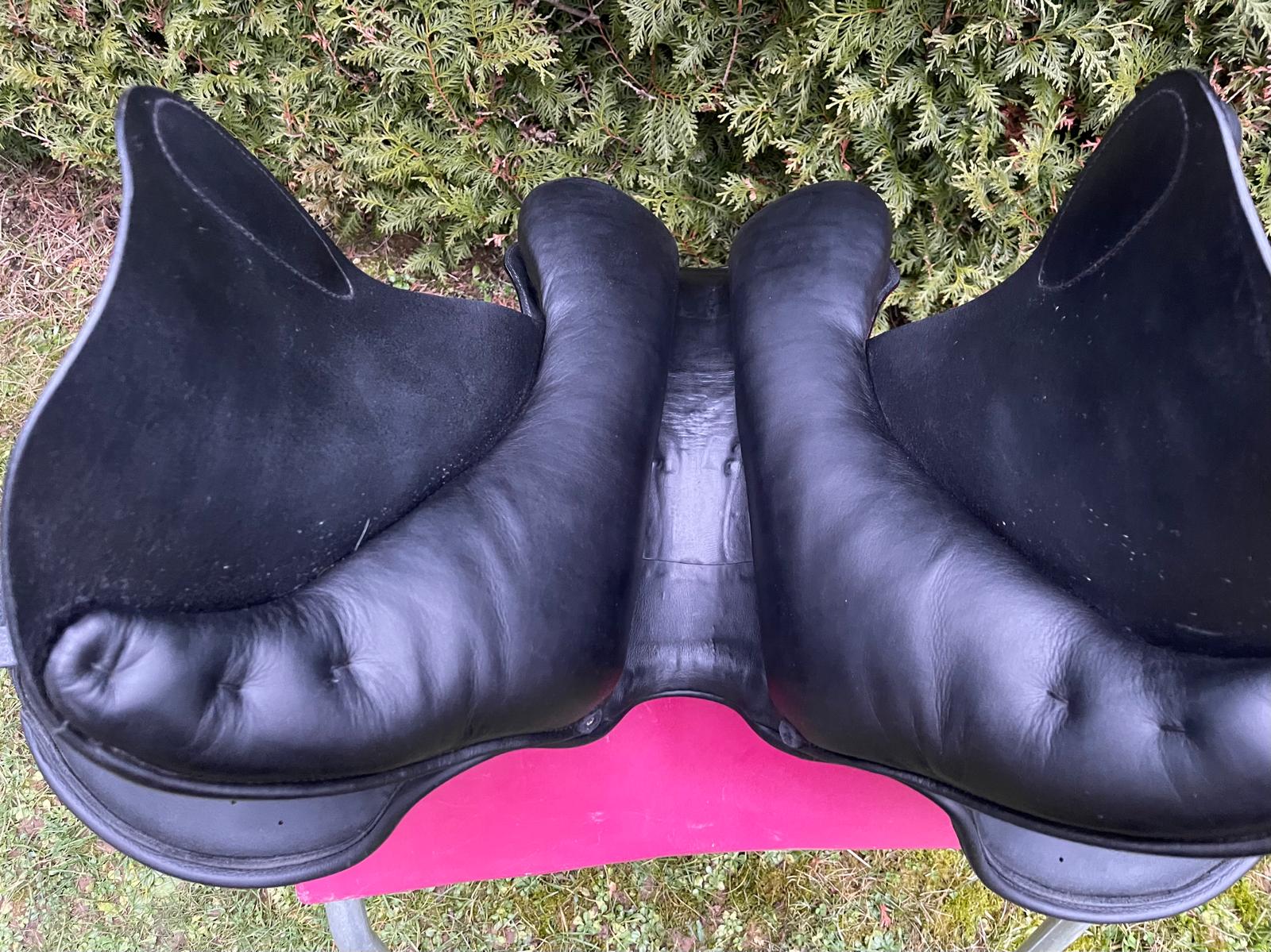 Prestige Elastic Professional Jump  17" schwarz KW 34 Springsattel, Pferdesattel Shop