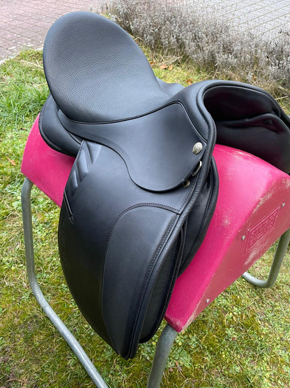 Sommer Passion DS Halbmond lack schwarz 17,5" [NEU], Pferdesattel Shop