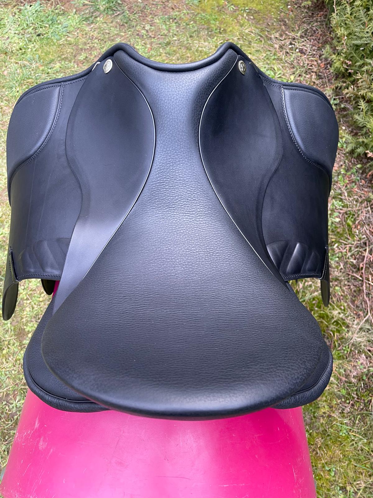 Sommer Passion DS Halbmond lack schwarz 17,5" [NEU], Pferdesattel Shop