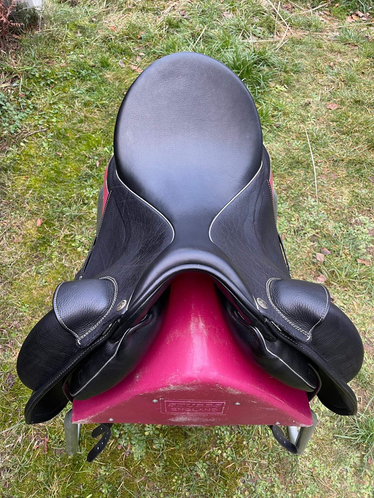 Sommer Novalis  "Galaxy Super 321"  18" schwarz [NEU]; Pferdesattel Shop