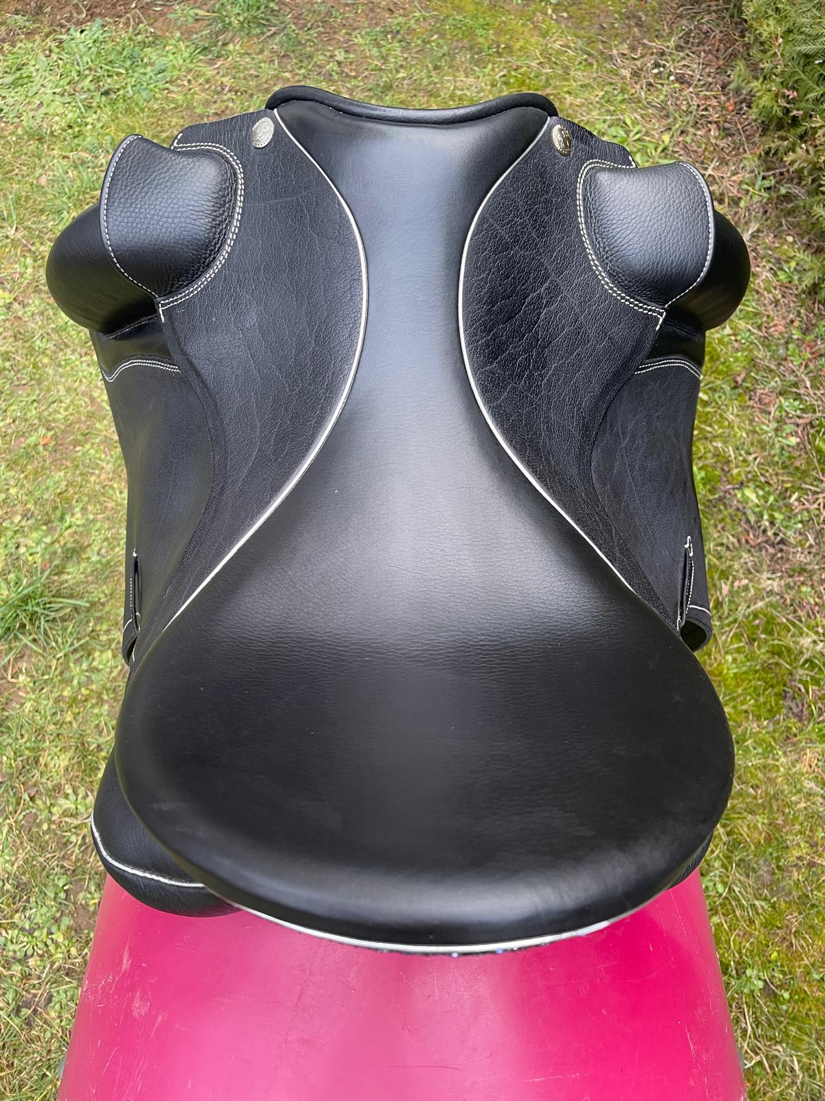 Sommer Novalis  "Galaxy Super 321"  18" schwarz [NEU]; Pferdesattel Shop