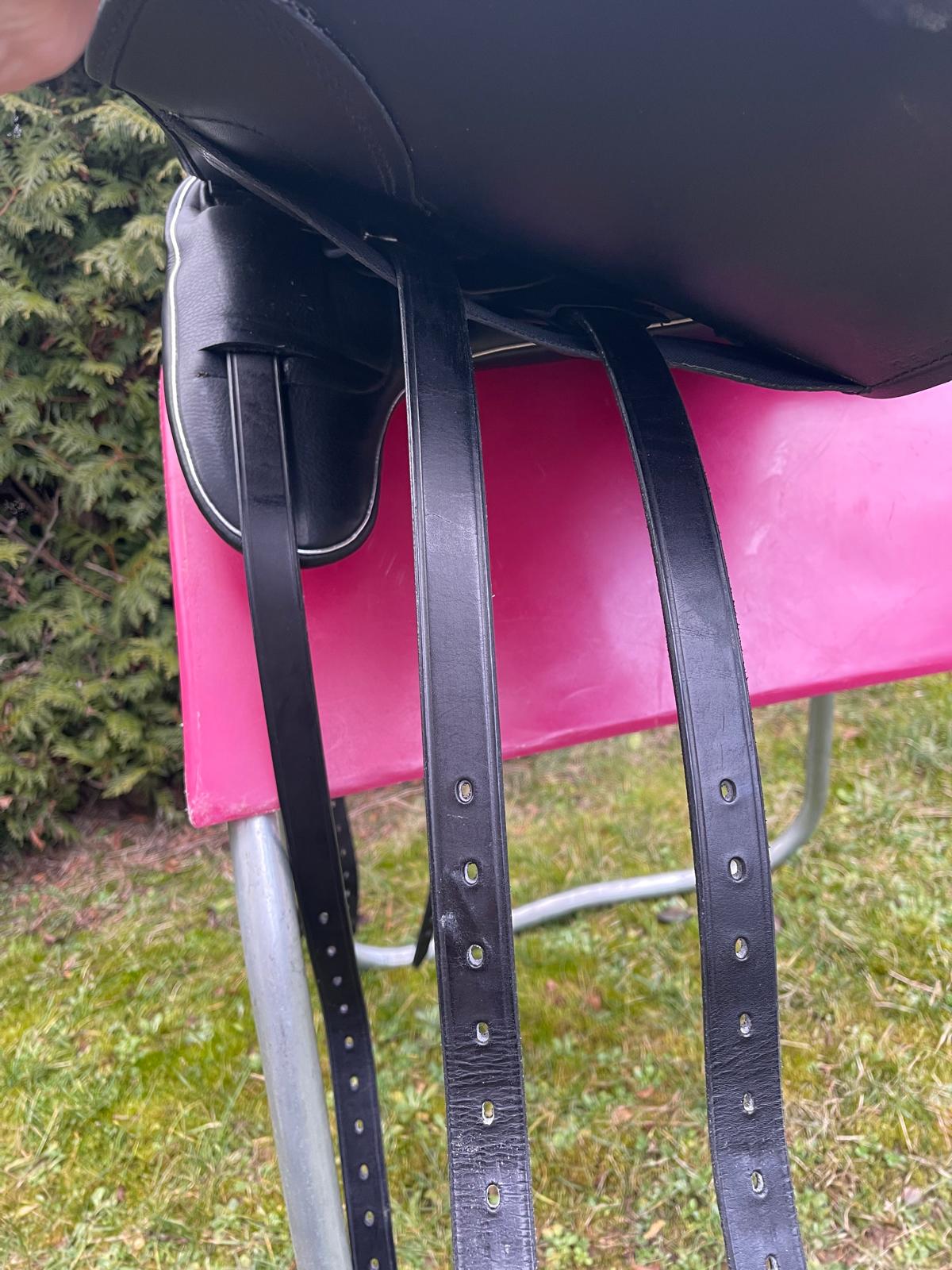 Sommer Novalis  "Galaxy Super 321"  18" schwarz [NEU]; Pferdesattel Shop