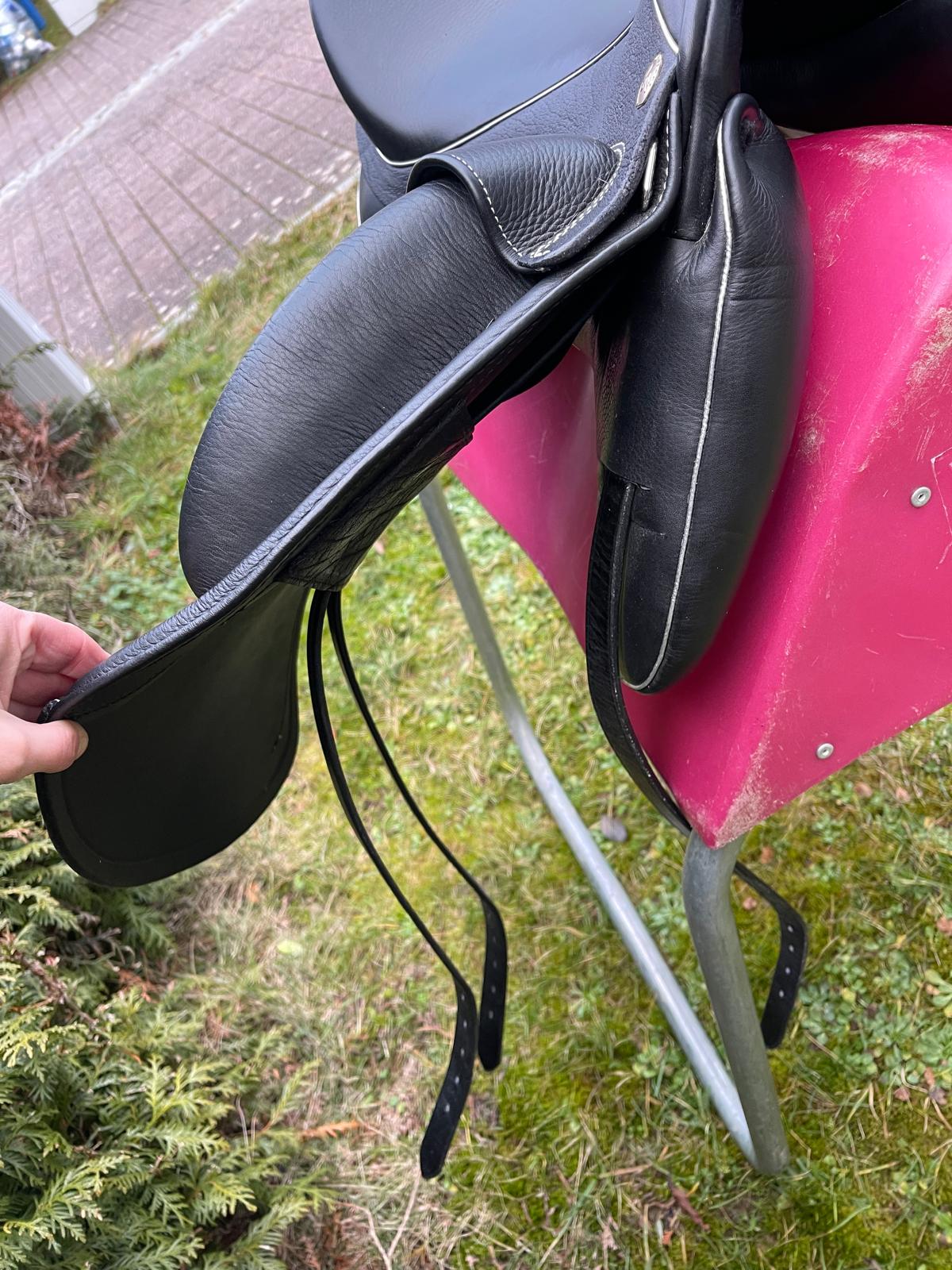 Sommer Novalis  "Galaxy Super 321"  18" schwarz [NEU]; Pferdesattel Shop