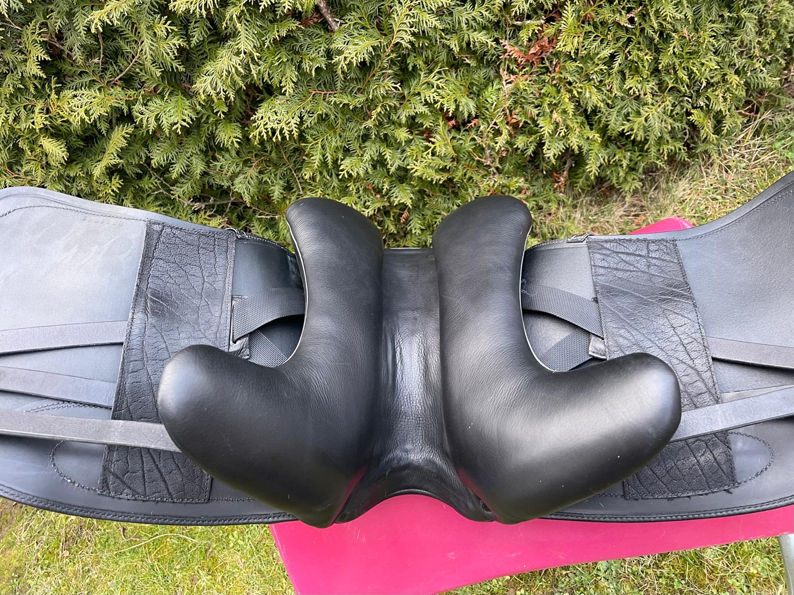 Sommer Novalis  "Galaxy Super 321"  18" schwarz [NEU]; Pferdesattel Shop