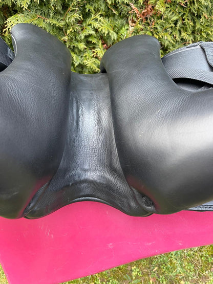 Sommer Novalis  "Galaxy Super 321"  18" schwarz [NEU]; Pferdesattel Shop