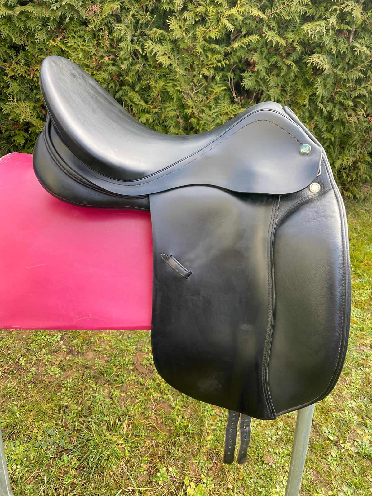 Prestige Modena 17"  17/34 schwarz Dressursattel, Pferdesattel Shop