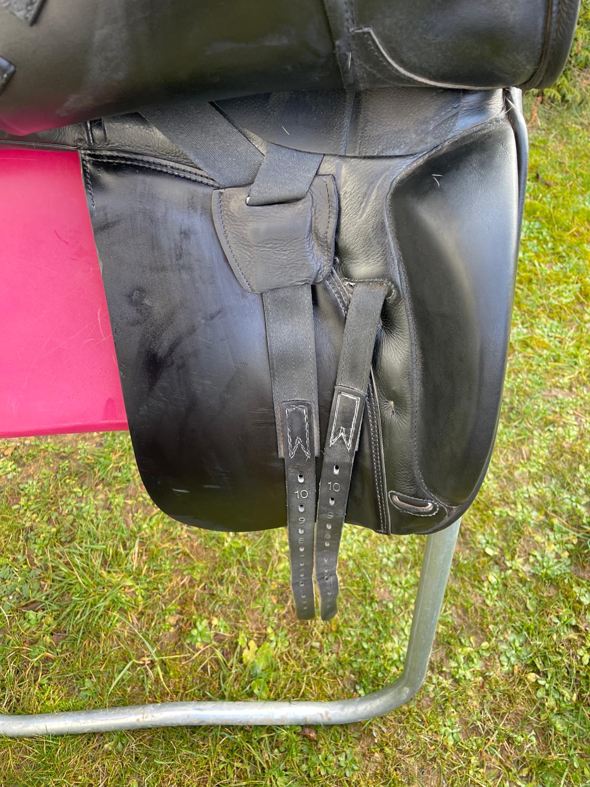 Prestige Modena 17"  17/34 schwarz Dressursattel, Pferdesattel Shop