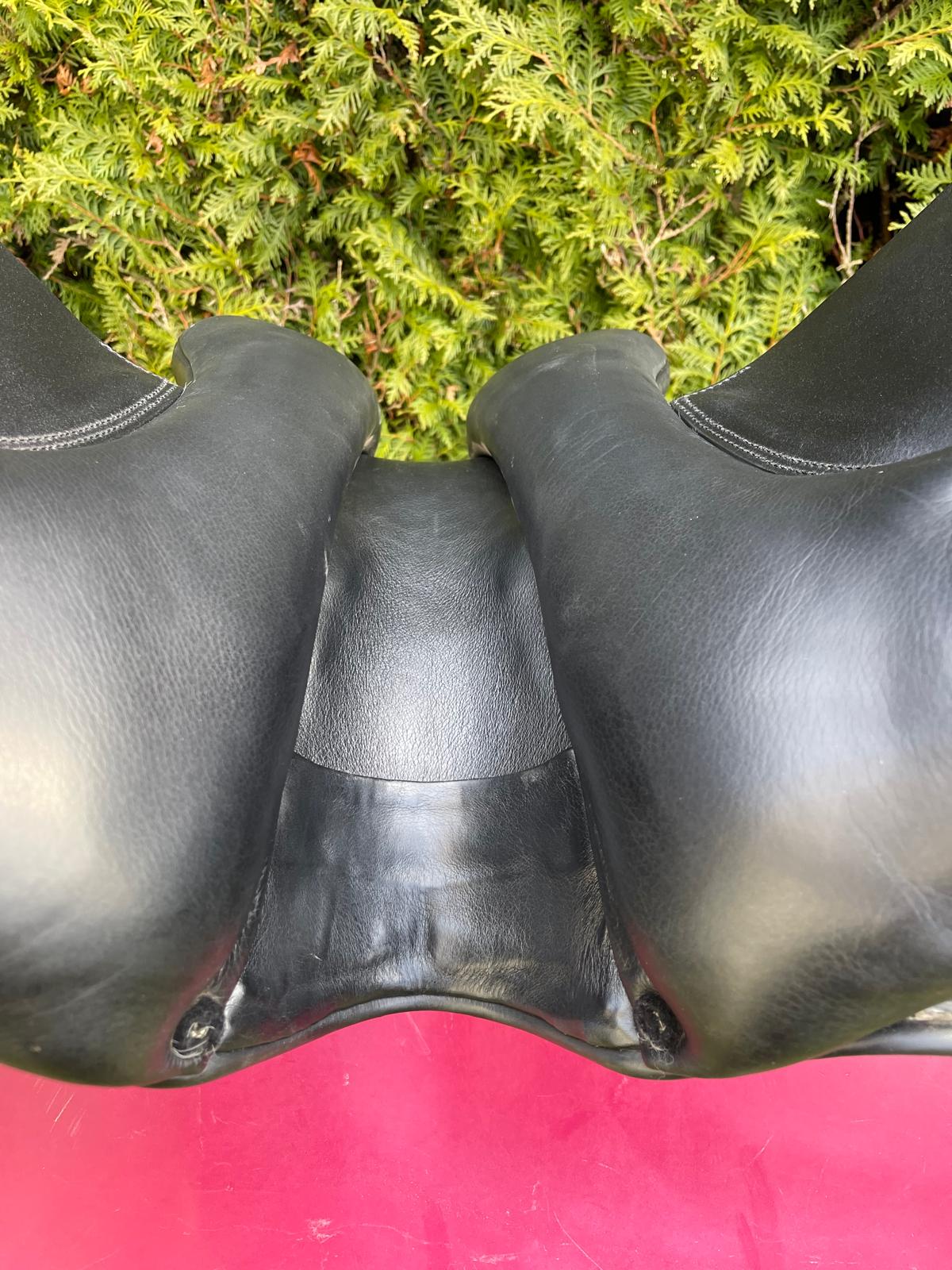 Prestige Modena 17"  17/34 schwarz Dressursattel, Pferdesattel Shop