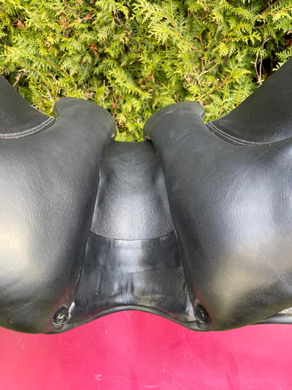 Prestige Modena 17"  17/34 schwarz Dressursattel, Pferdesattel Shop