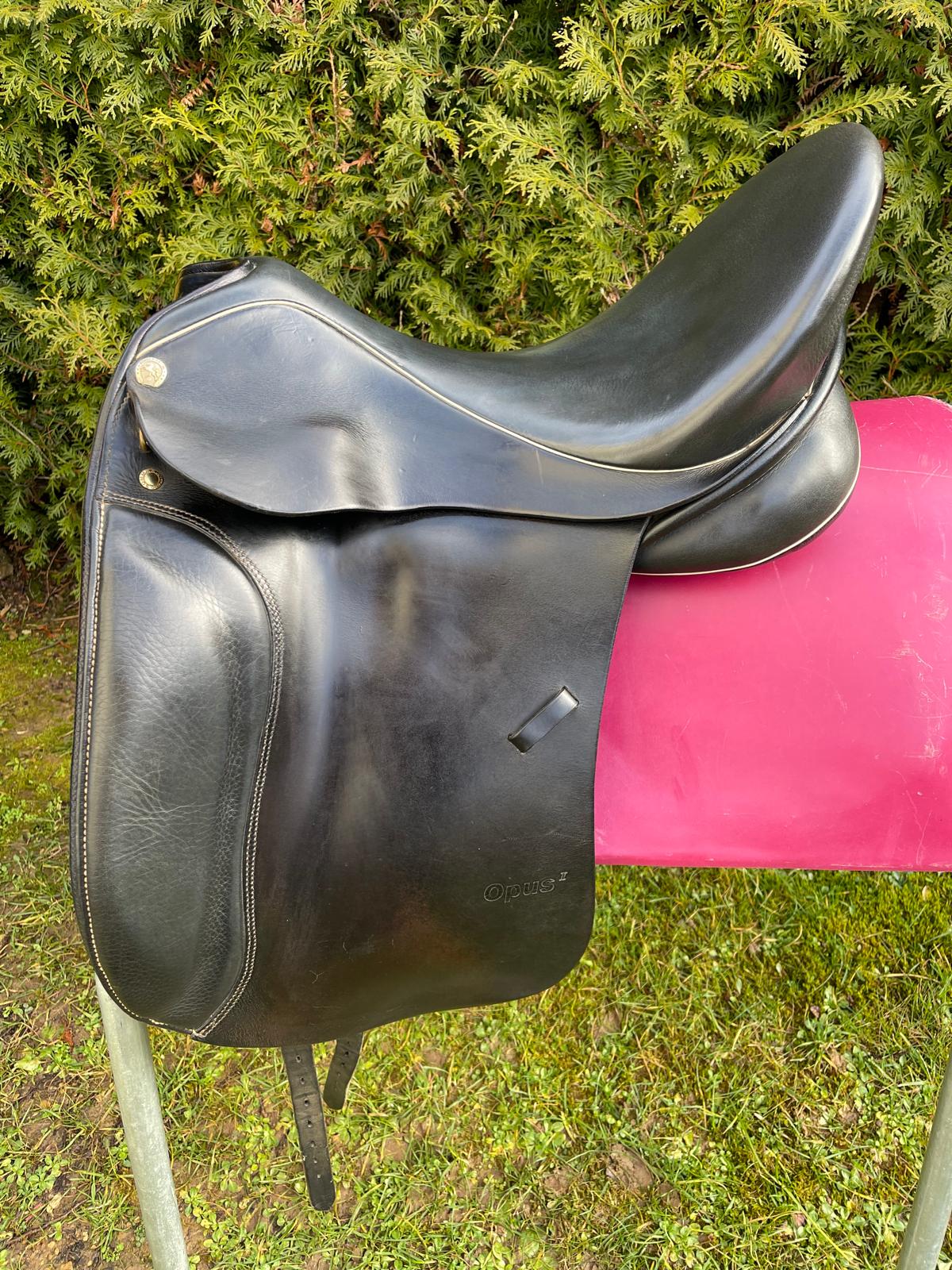 Sommer Opus Dressur 17,5" schwarz  Dressursattel, Pferdesattel Shop