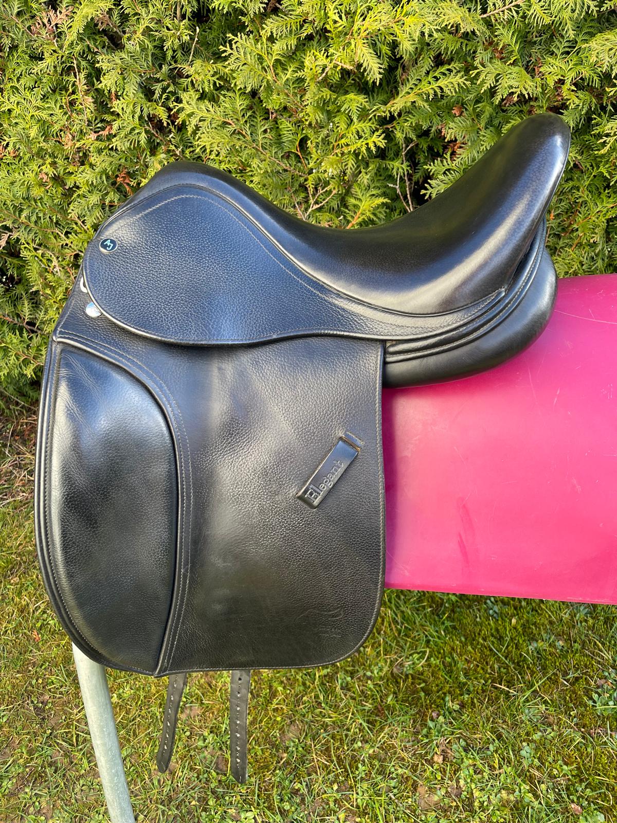 Anke Just by Harry Dabbs 17" Elegant Dressursattel, Pferdesattel Shop