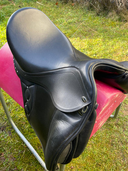 Velicea Onyx 17" schwarz Dressursattel, Pferdesattel Shop