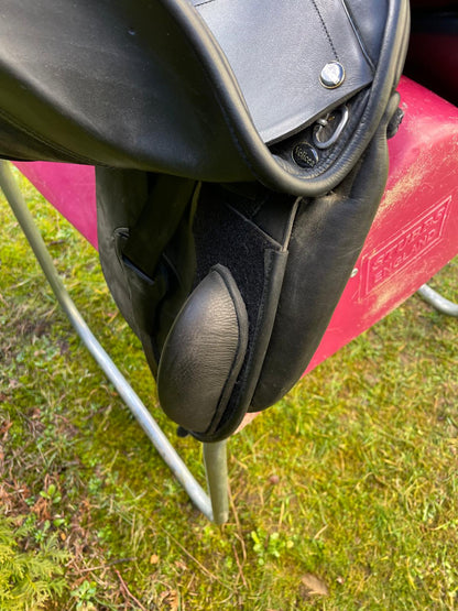 Velicea Onyx 17" schwarz Dressursattel, Pferdesattel Shop