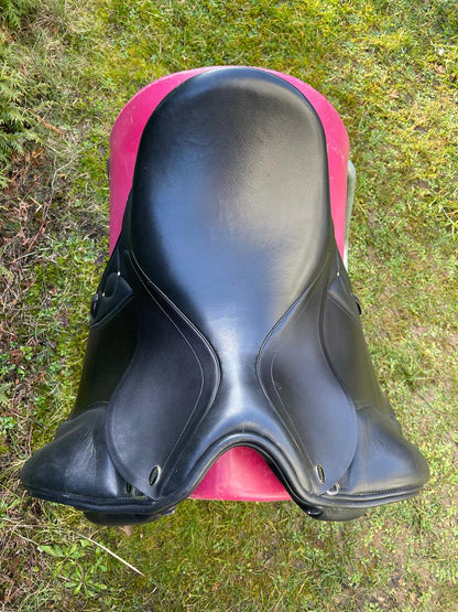 Velicea Onyx 17" schwarz Dressursattel, Pferdesattel Shop