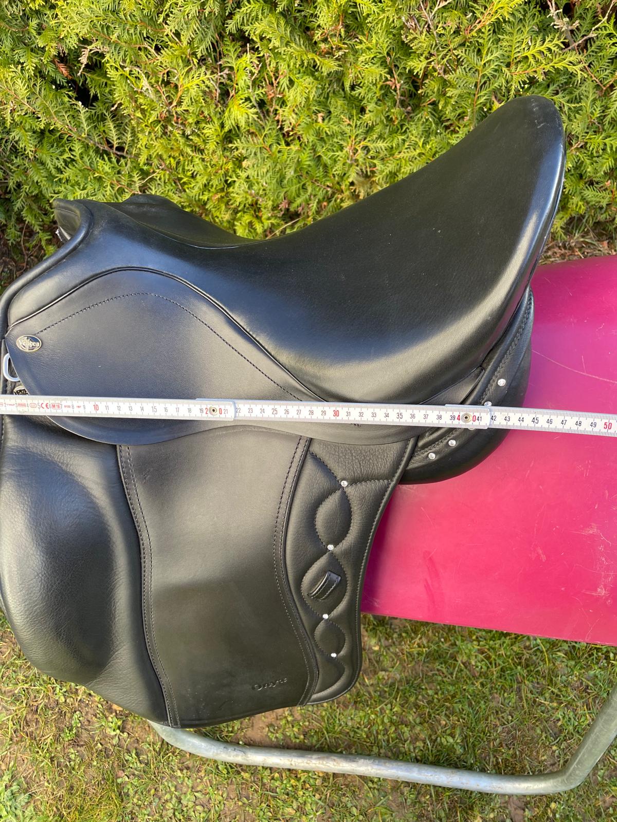 Velicea Onyx 17" schwarz Dressursattel, Pferdesattel Shop