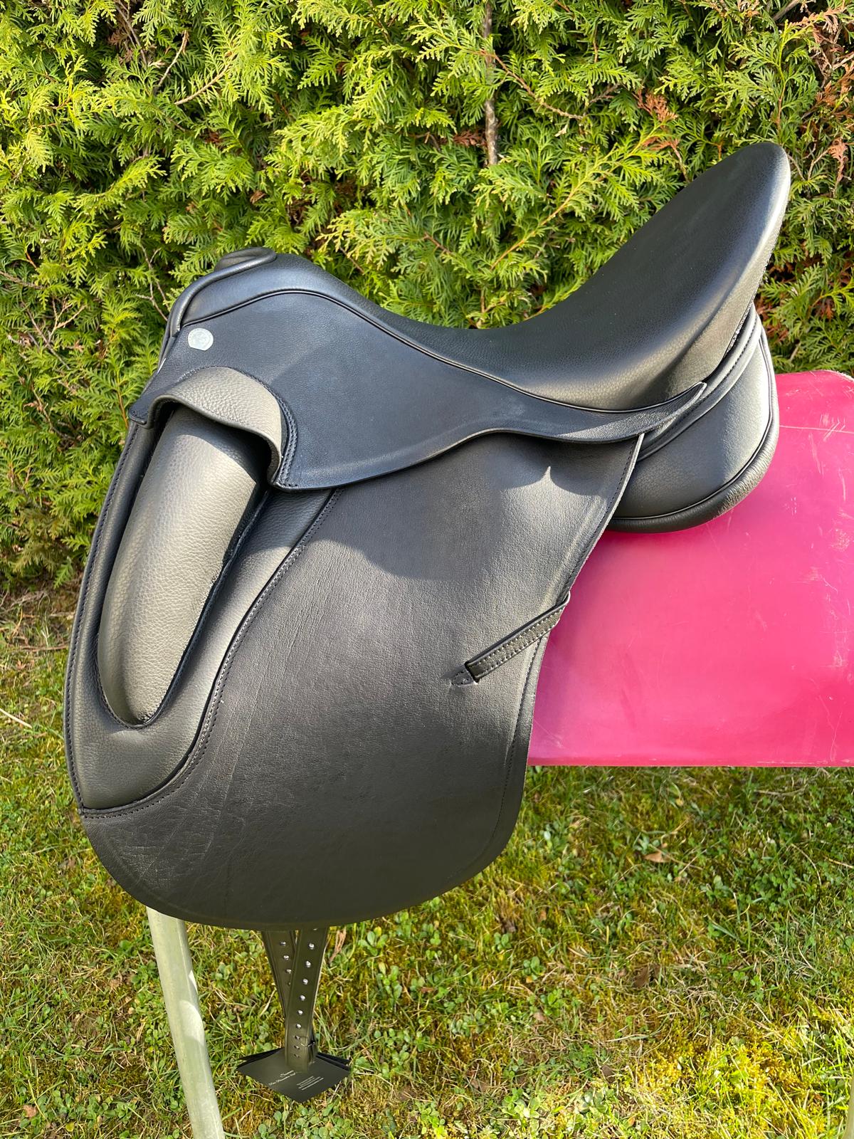 Sommer Novalis  "Galaxy 999"  17" schwarz [NEU], Pferdesattel Shop