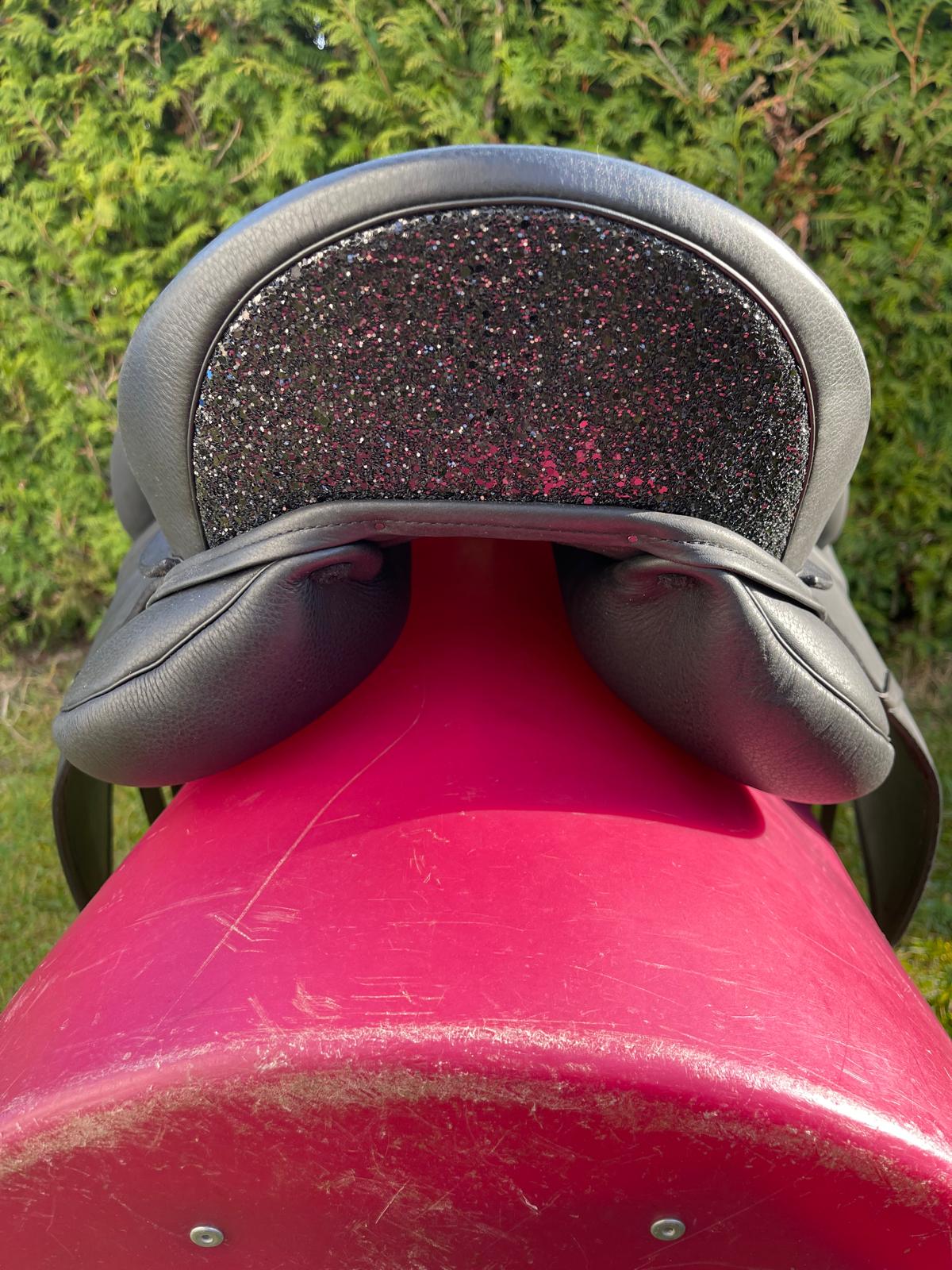 Sommer Novalis  "Galaxy 999"  17" schwarz [NEU], Pferdesattel Shop