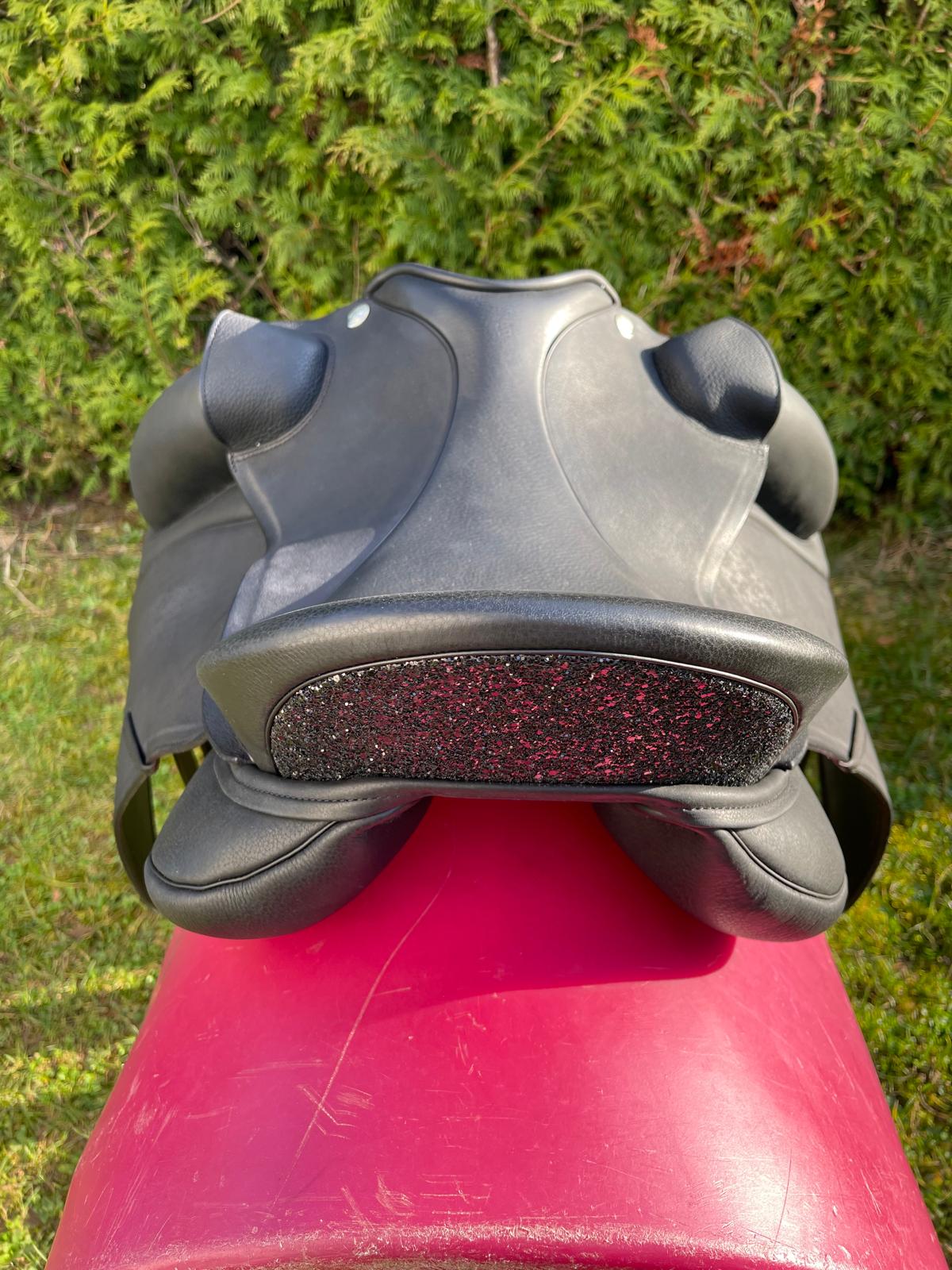 Sommer Novalis  "Galaxy 999"  17" schwarz [NEU], Pferdesattel Shop