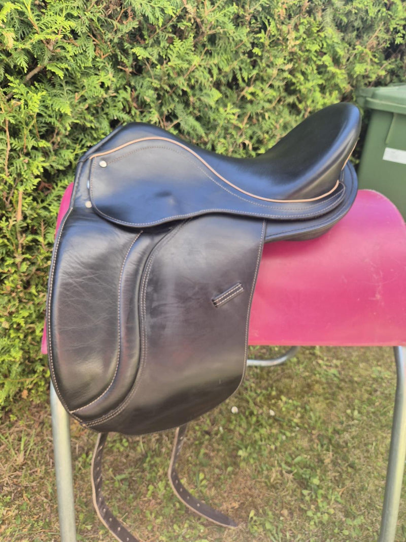 Sattelglück Florestan ll 17,5" schwarz Dressursattel